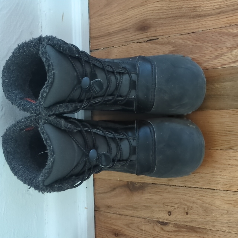 Size 13 boy's winter boots